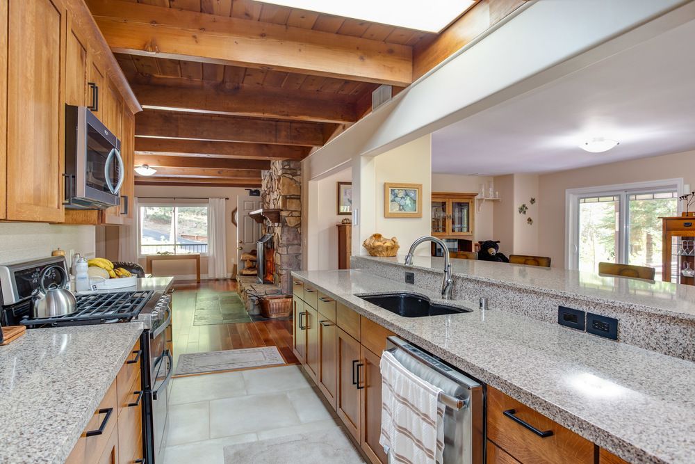 Fully Operational 4-Room Established Bed & Breakfast: 1221 Highway 41, Fish Camp, CA 93623